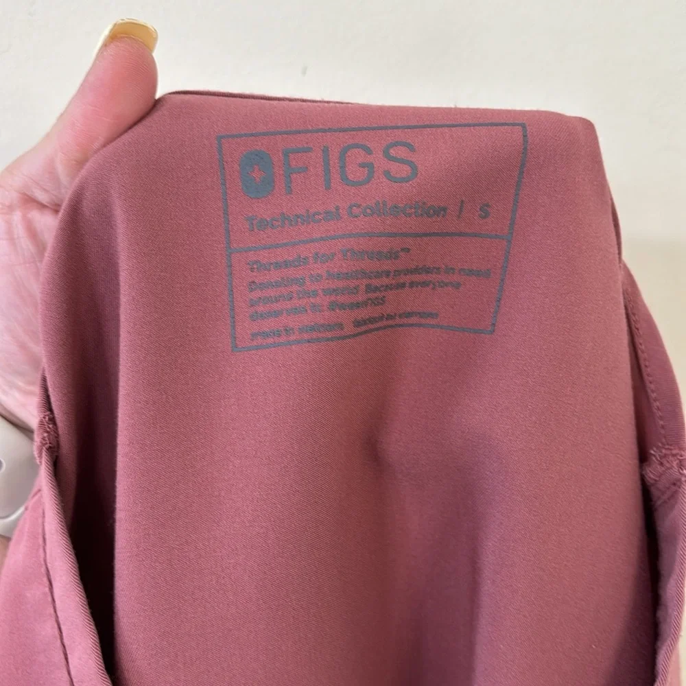 FIGS Catarina One-Pocket Scrub Top Mauve Size Small - Picture 9 of 10